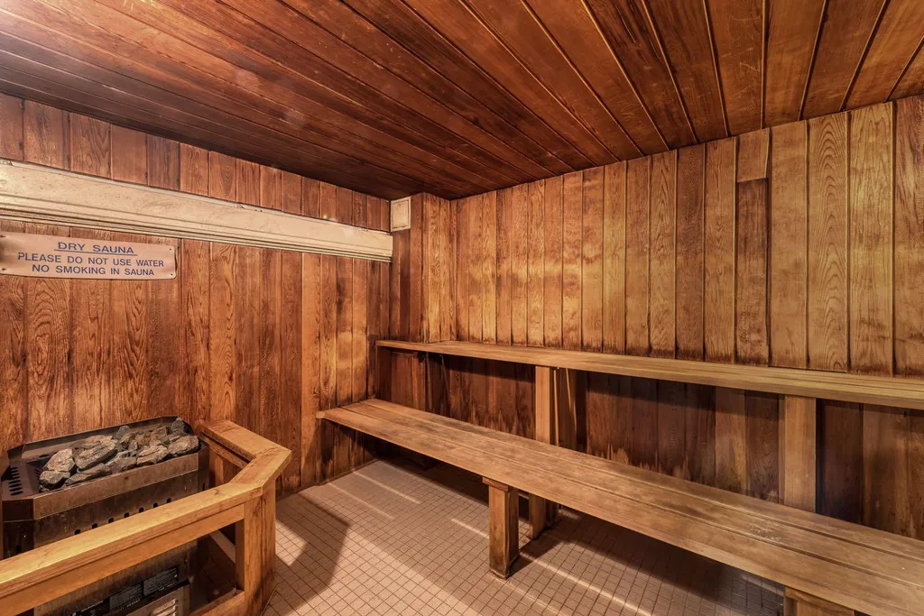 340 14 Avenue SW Calgary AB T2R 1H4