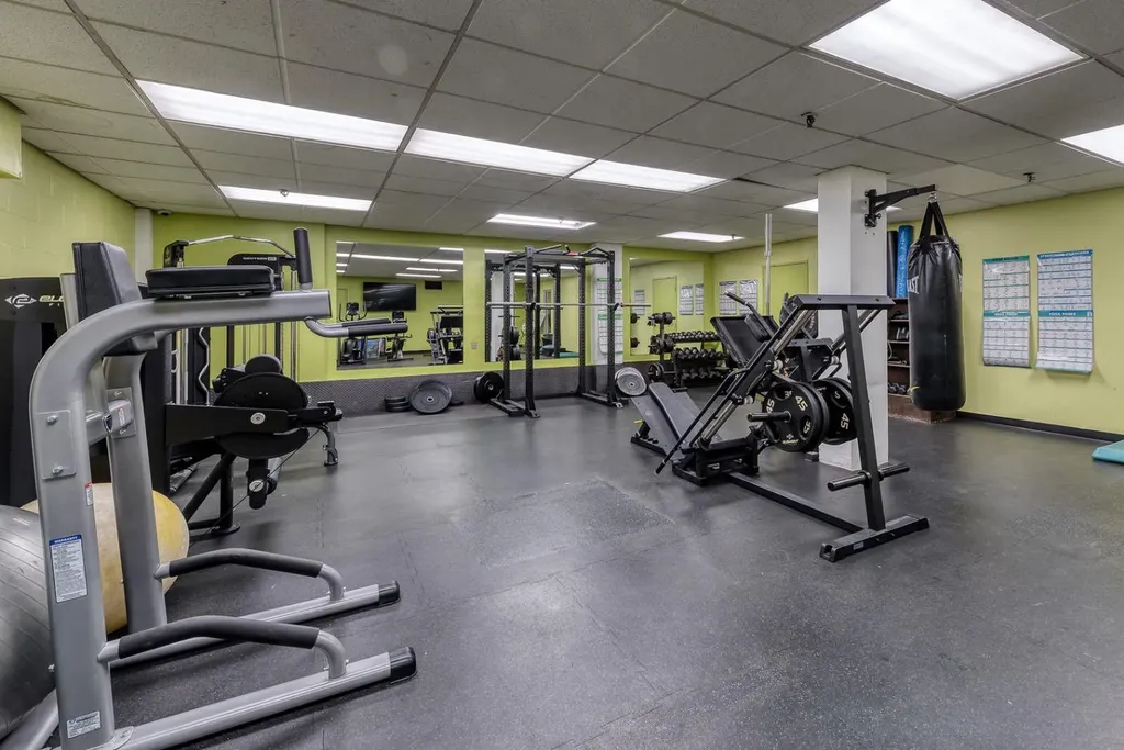 340 14 Avenue SW Calgary AB T2R 1H4