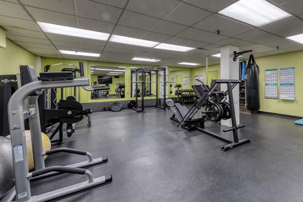 340 14 Avenue SW Calgary AB T2R 1H4