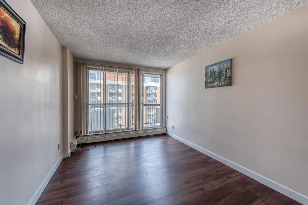 340 14 Avenue SW Calgary AB T2R 1H4