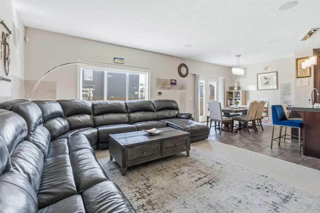 19 Saddleland Drive Calgary AB T3J5J3