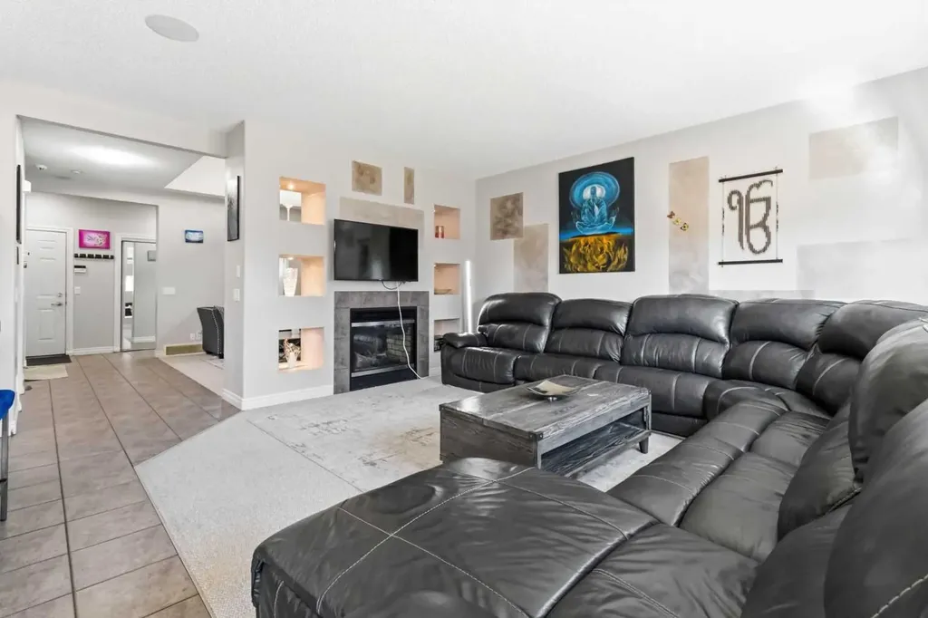 19 Saddleland Drive Calgary AB T3J5J3