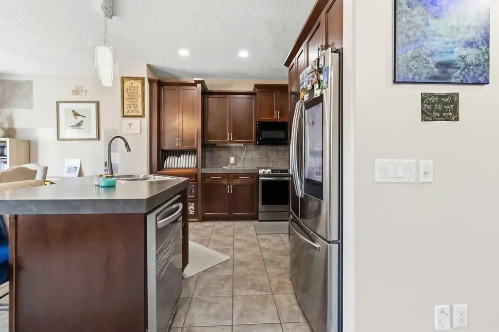 19 Saddleland Drive Calgary AB T3J5J3