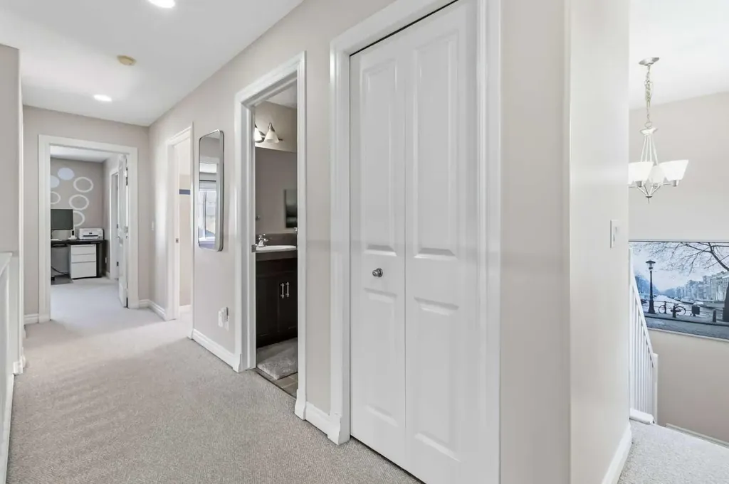 19 Saddleland Drive Calgary AB T3J5J3