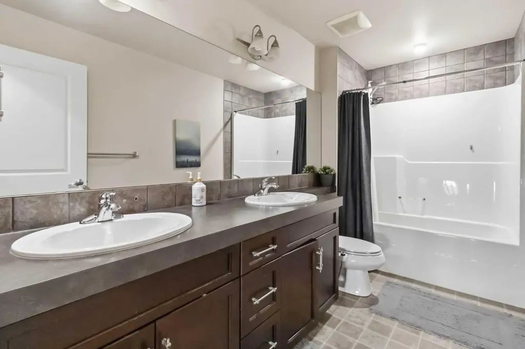19 Saddleland Drive Calgary AB T3J5J3