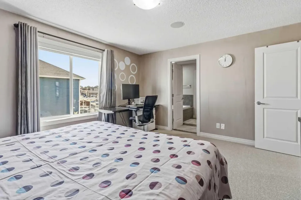 19 Saddleland Drive Calgary AB T3J5J3