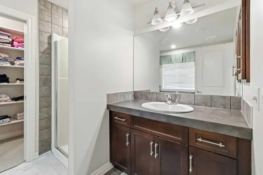 19 Saddleland Drive Calgary AB T3J5J3