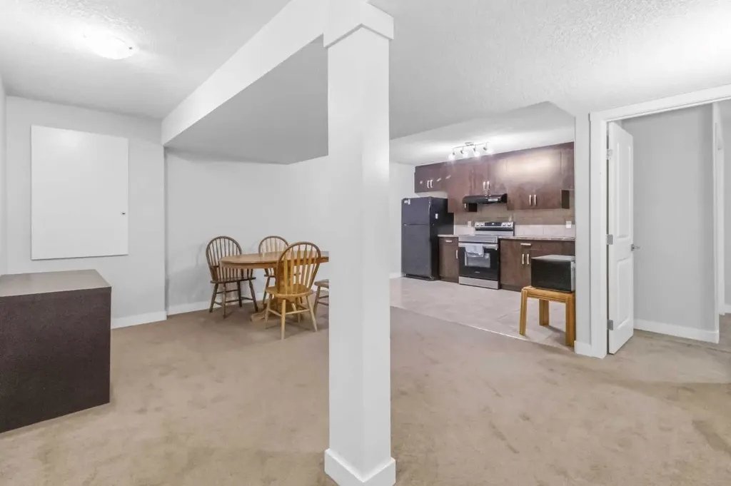 19 Saddleland Drive Calgary AB T3J5J3