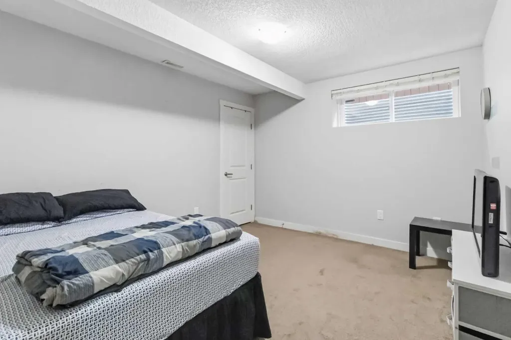 19 Saddleland Drive Calgary AB T3J5J3