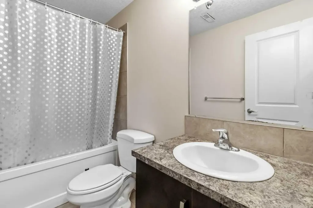 19 Saddleland Drive Calgary AB T3J5J3