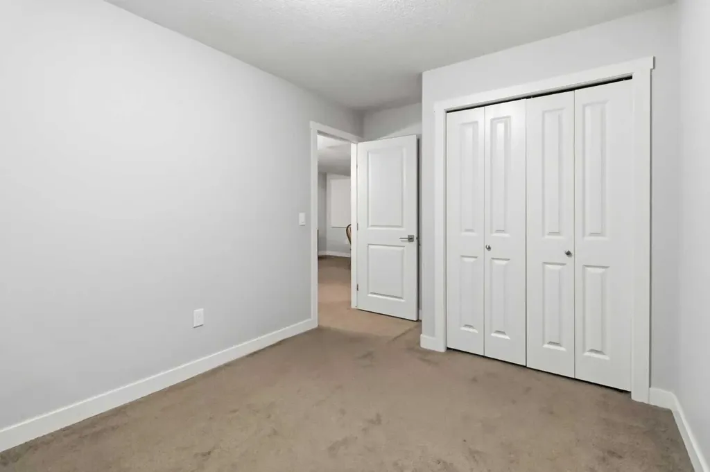 19 Saddleland Drive Calgary AB T3J5J3