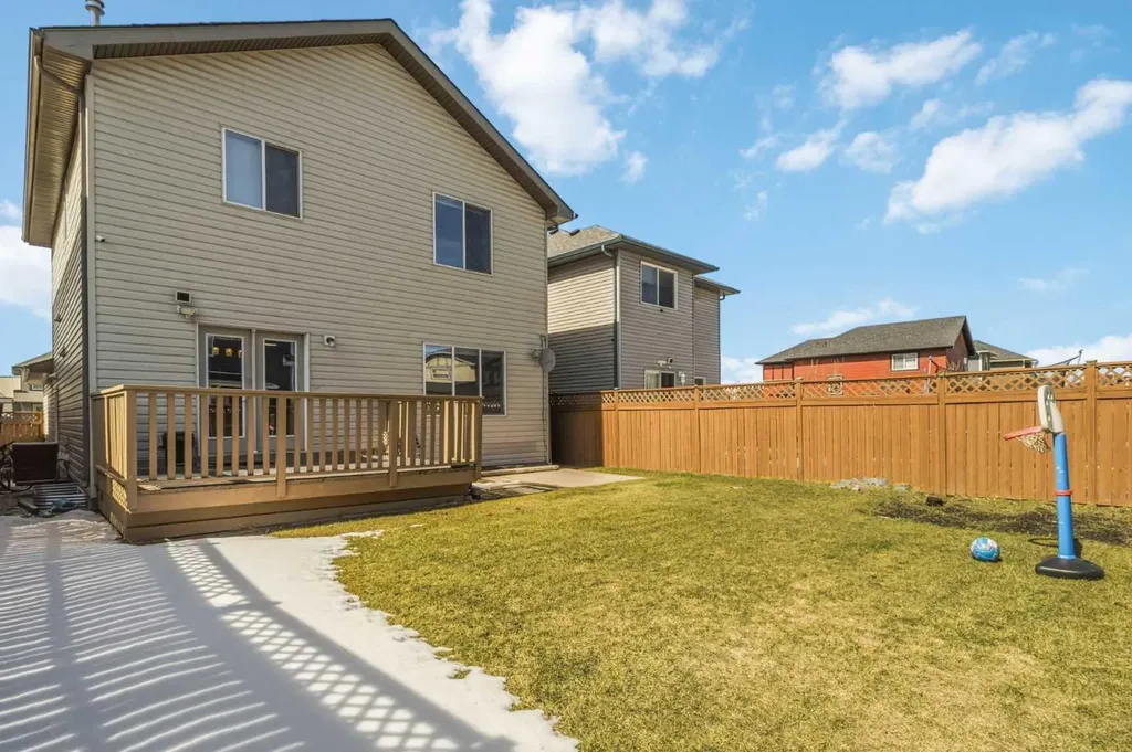 19 Saddleland Drive Calgary AB T3J5J3