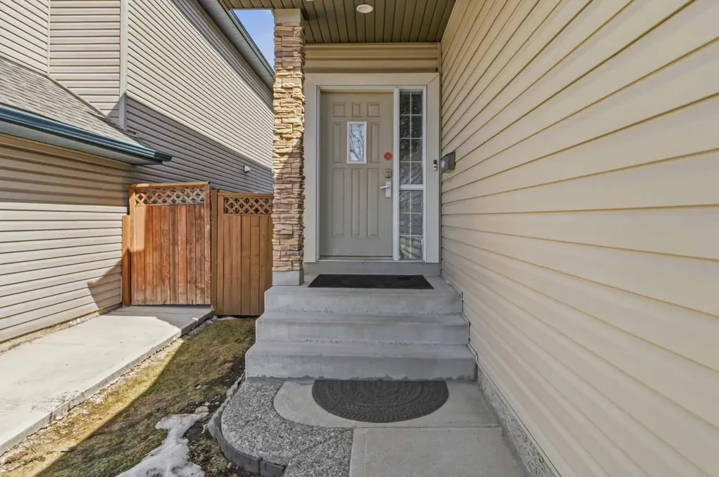 19 Saddleland Drive Calgary AB T3J5J3