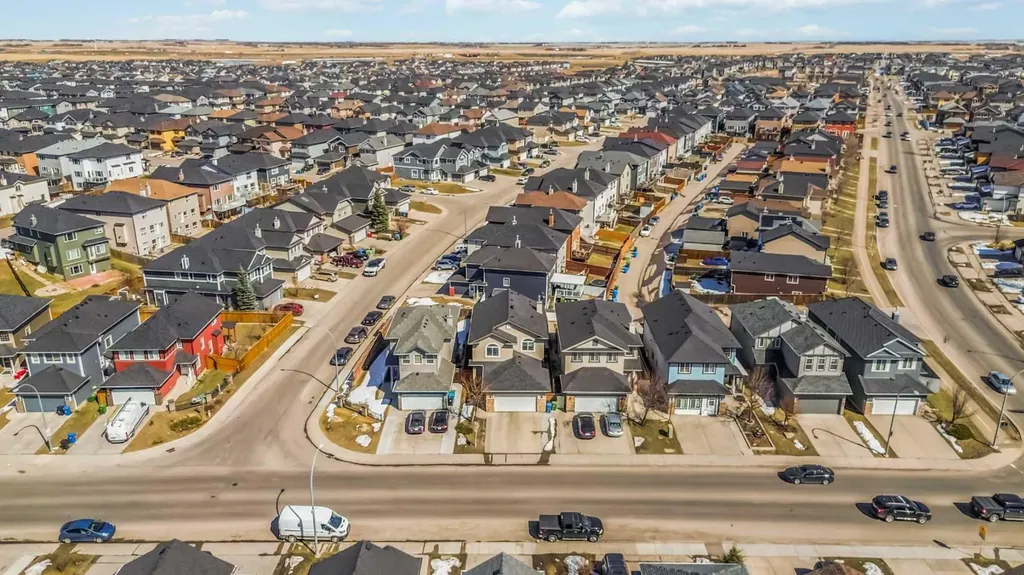 19 Saddleland Drive Calgary AB T3J5J3