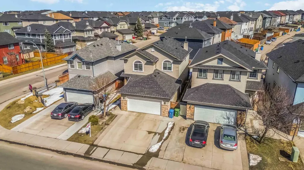 19 Saddleland Drive Calgary AB T3J5J3