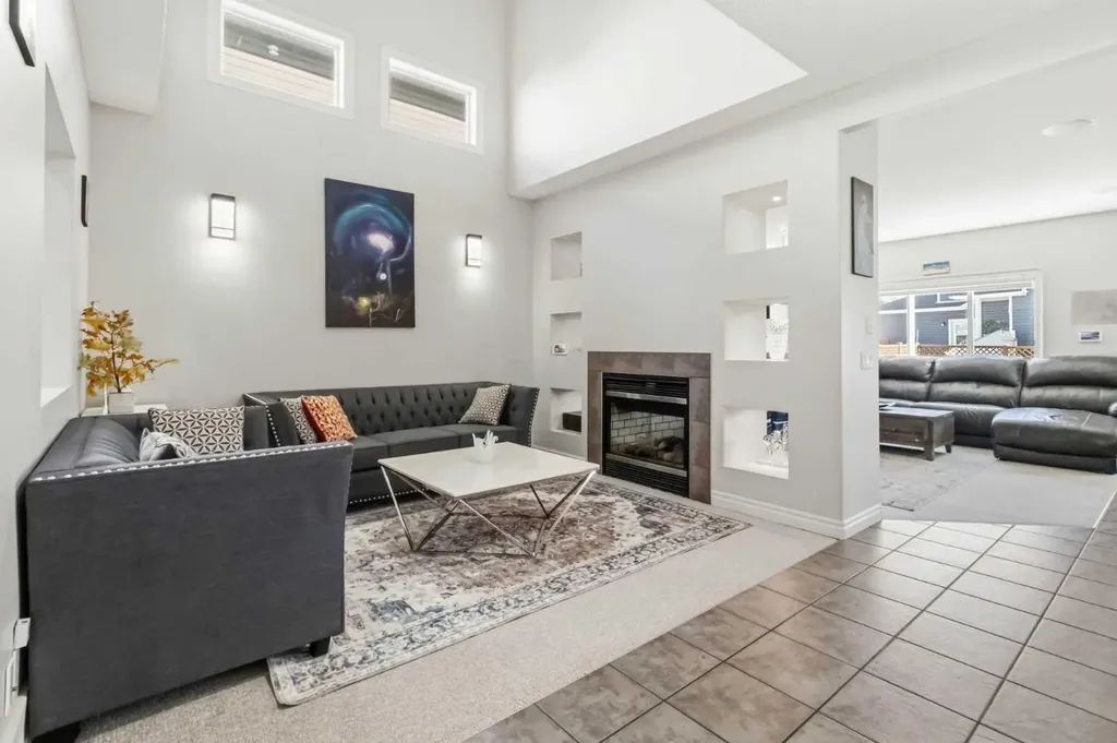 19 Saddleland Drive Calgary AB T3J5J3