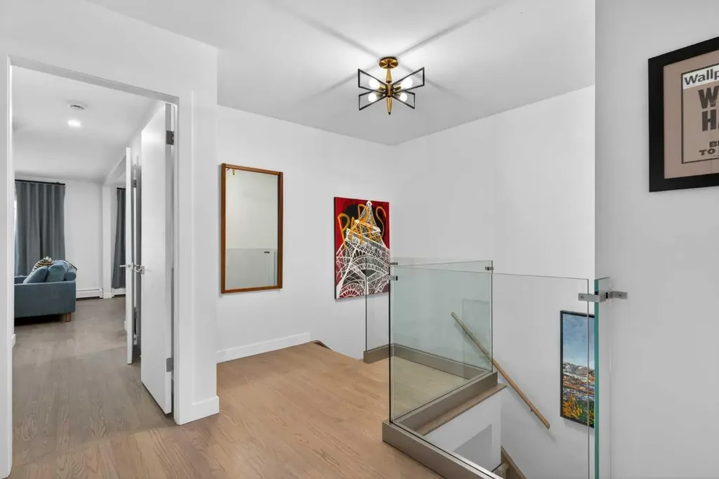 3130 66 Avenue SW Calgary AB T3E 5K8