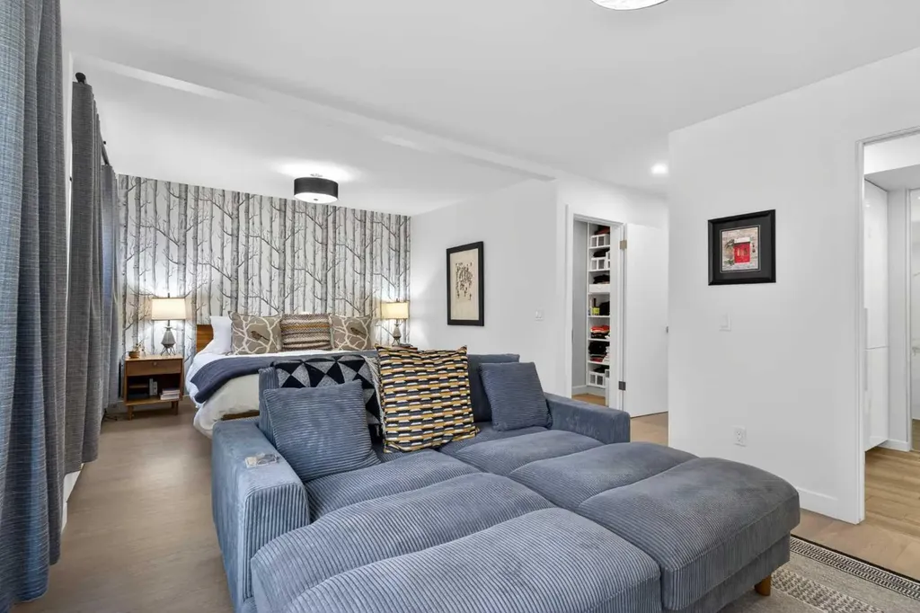 3130 66 Avenue SW Calgary AB T3E 5K8