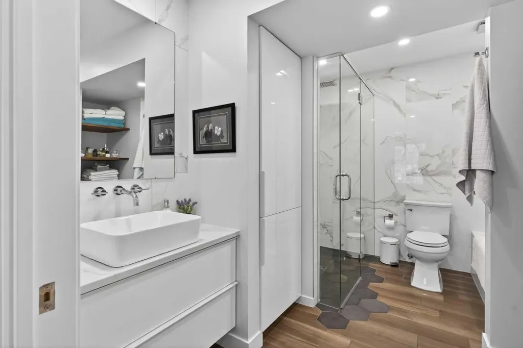 3130 66 Avenue SW Calgary AB T3E 5K8