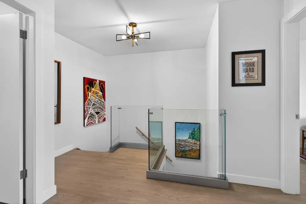 3130 66 Avenue SW Calgary AB T3E 5K8