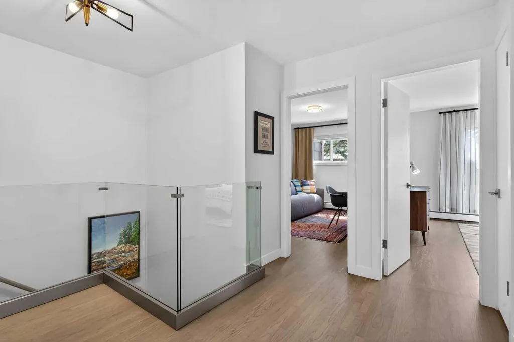 3130 66 Avenue SW Calgary AB T3E 5K8