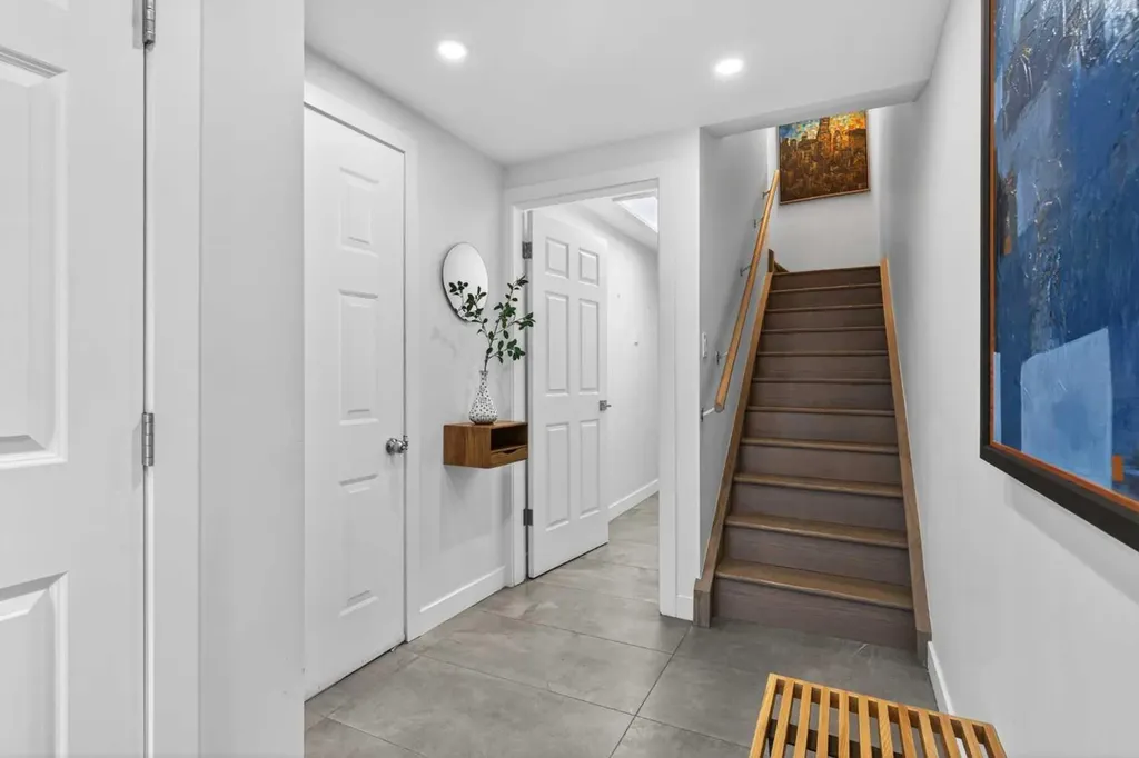 3130 66 Avenue SW Calgary AB T3E 5K8