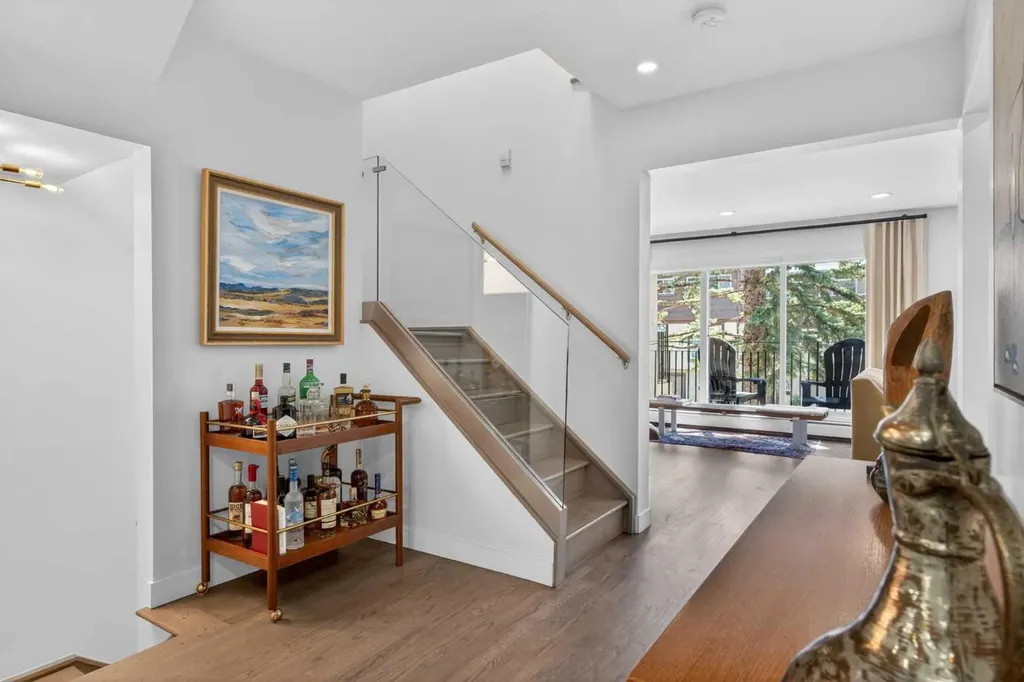 3130 66 Avenue SW Calgary AB T3E 5K8