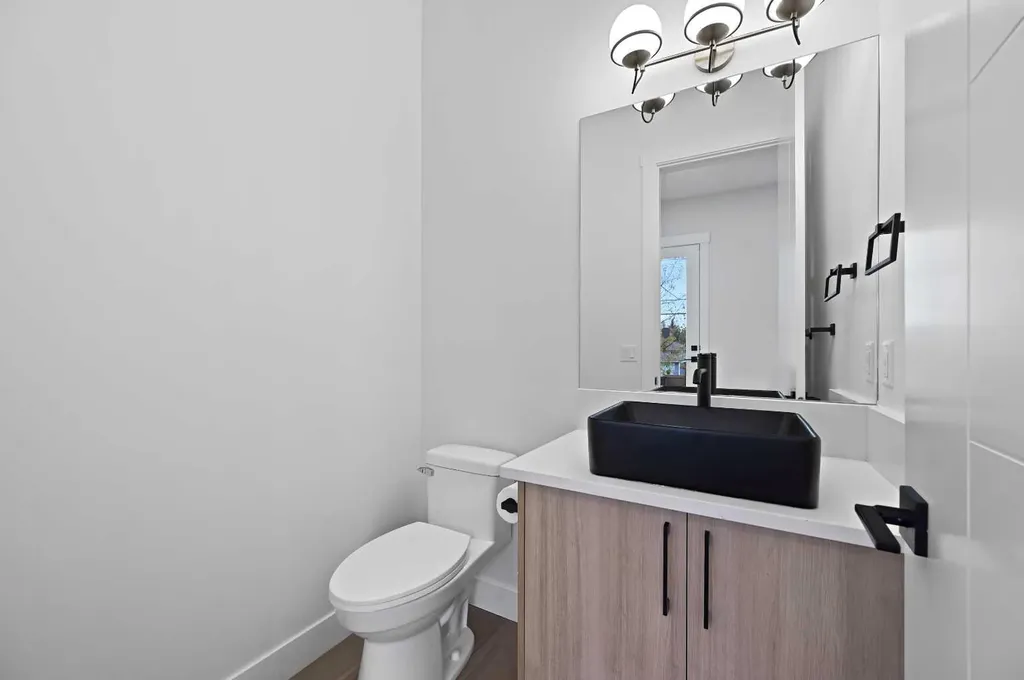 8112 Bowness Road NW Calgary AB T3B 0H6