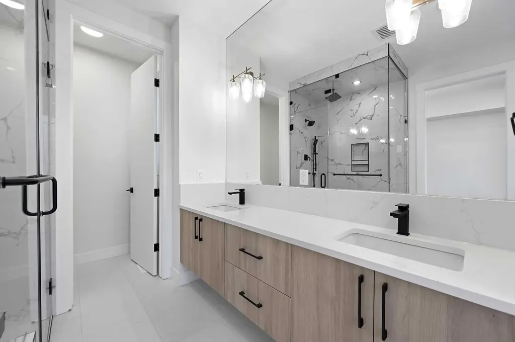 8112 Bowness Road NW Calgary AB T3B 0H6