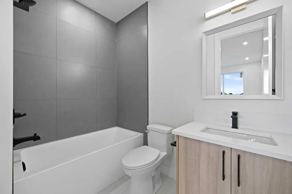8112 Bowness Road NW Calgary AB T3B 0H6