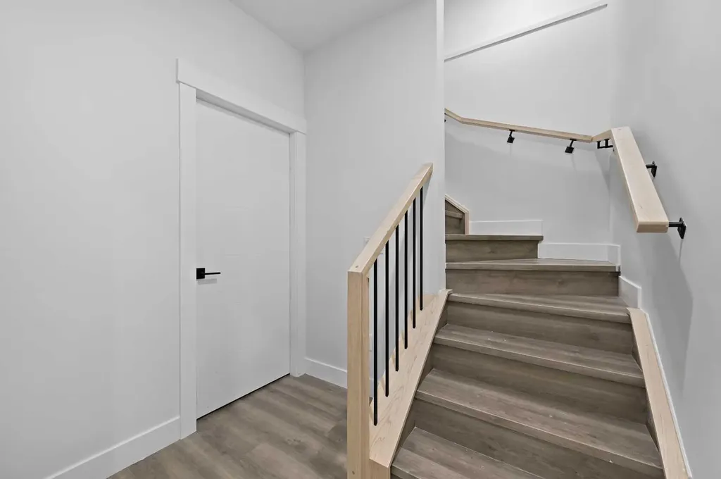 8112 Bowness Road NW Calgary AB T3B 0H6