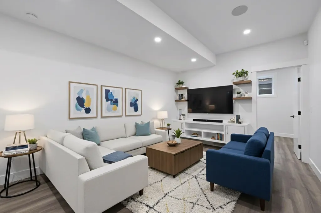 8112 Bowness Road NW Calgary AB T3B 0H6