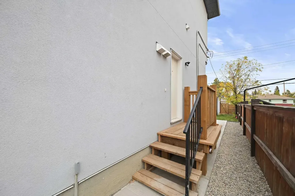 8112 Bowness Road NW Calgary AB T3B 0H6