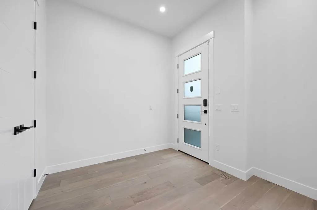 8112 Bowness Road NW Calgary AB T3B 0H6