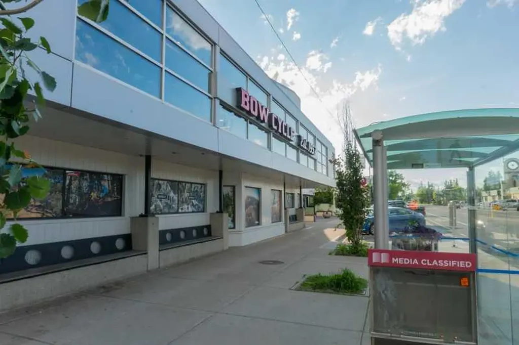 8112 Bowness Road NW Calgary AB T3B 0H6