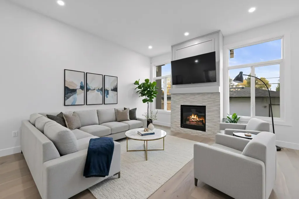 8112 Bowness Road NW Calgary AB T3B 0H6