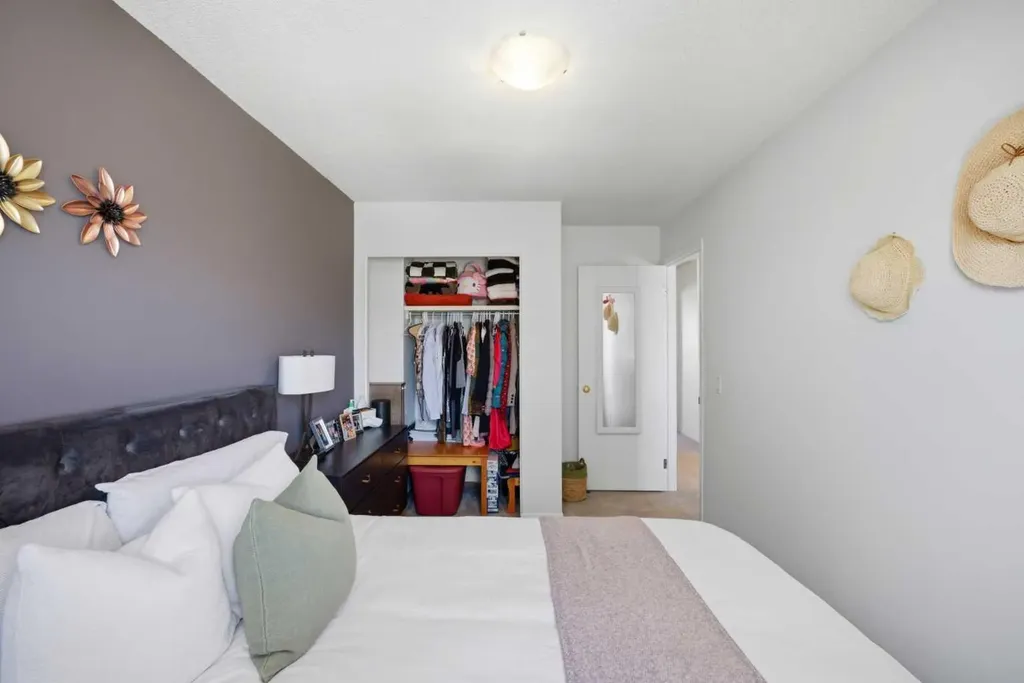 80 Martinglen Way NE Calgary AB T3J3J1