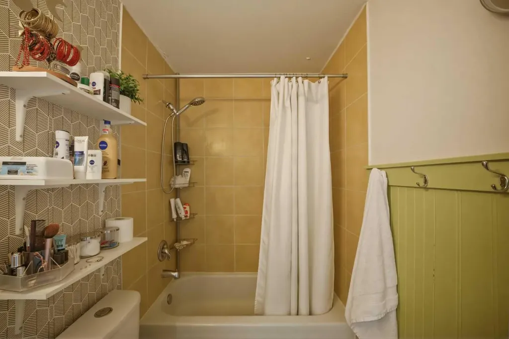 80 Martinglen Way NE Calgary AB T3J3J1