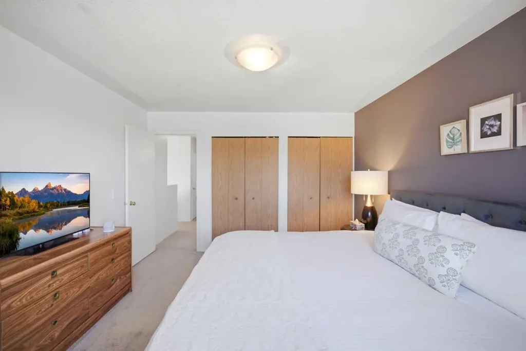 80 Martinglen Way NE Calgary AB T3J3J1