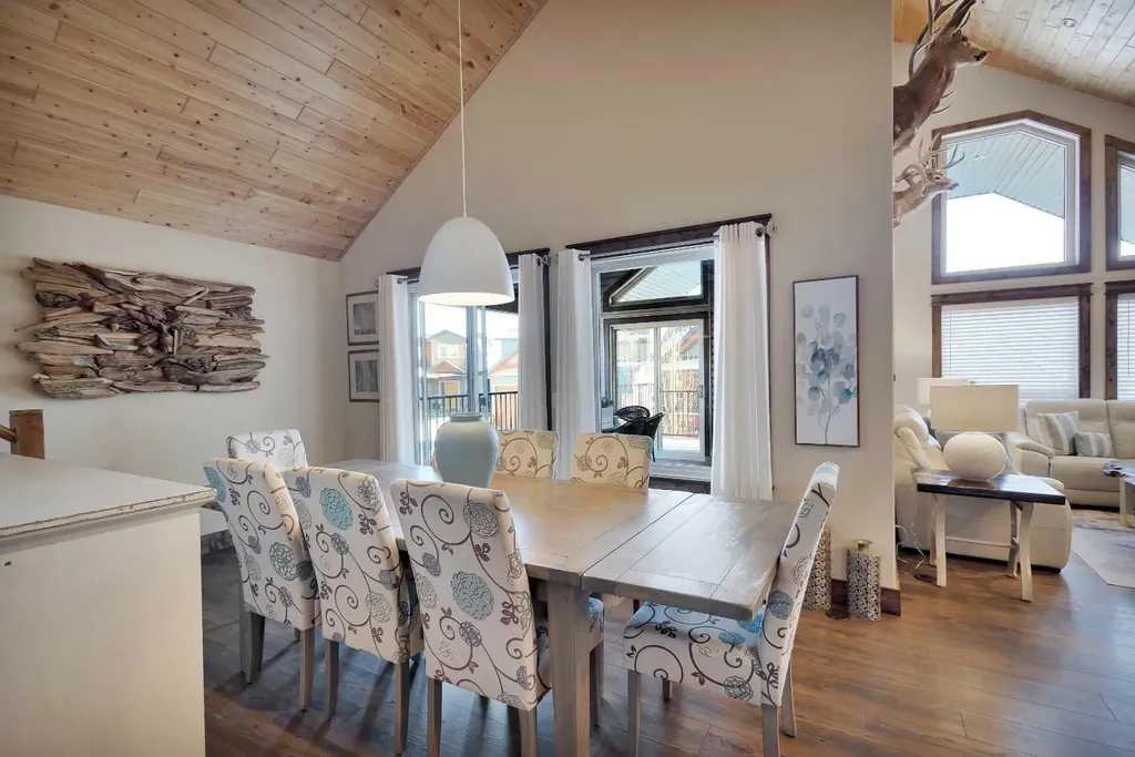 25054 South Pinelake Road Rural Red Deer County AB T0M1R0