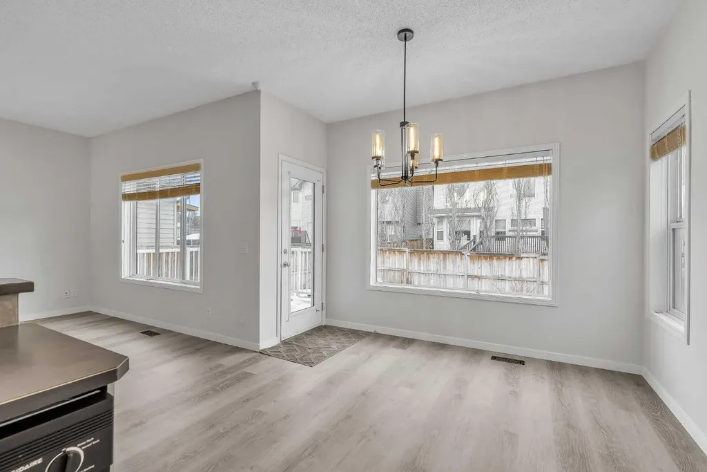 368 New Brighton Place SE Calgary AB T2Z 4W6