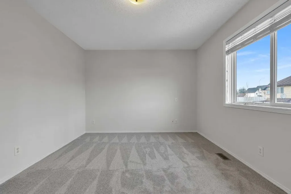 368 New Brighton Place SE Calgary AB T2Z 4W6