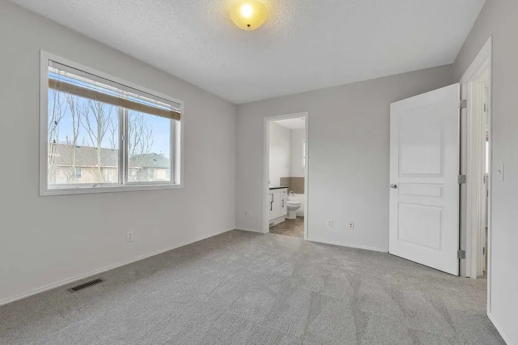 368 New Brighton Place SE Calgary AB T2Z 4W6