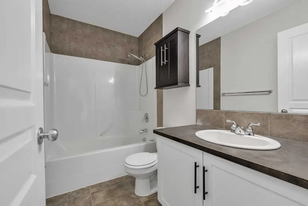 368 New Brighton Place SE Calgary AB T2Z 4W6