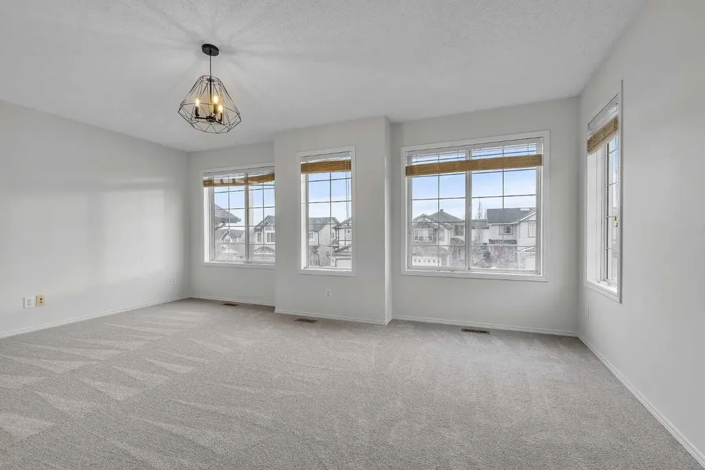 368 New Brighton Place SE Calgary AB T2Z 4W6