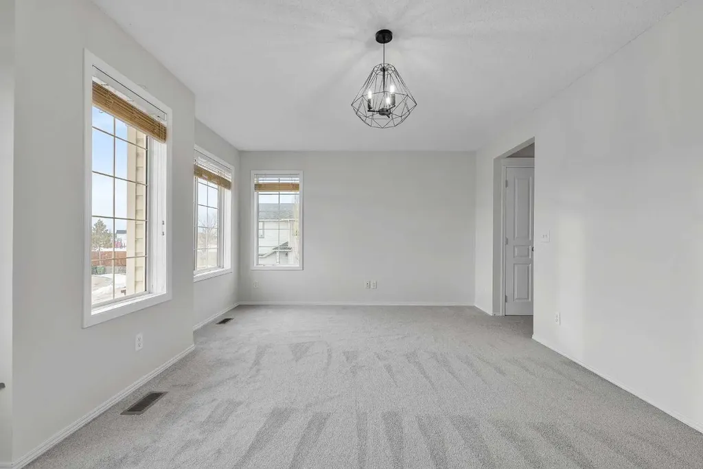 368 New Brighton Place SE Calgary AB T2Z 4W6
