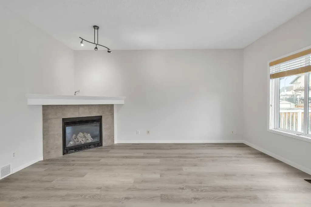 368 New Brighton Place SE Calgary AB T2Z 4W6