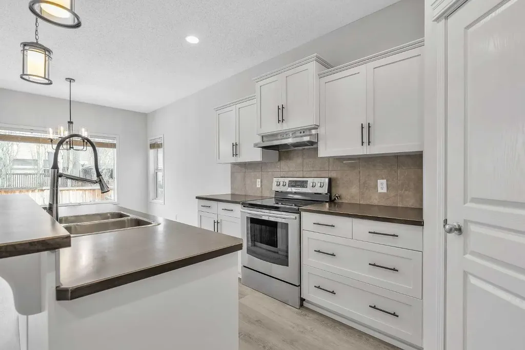 368 New Brighton Place SE Calgary AB T2Z 4W6