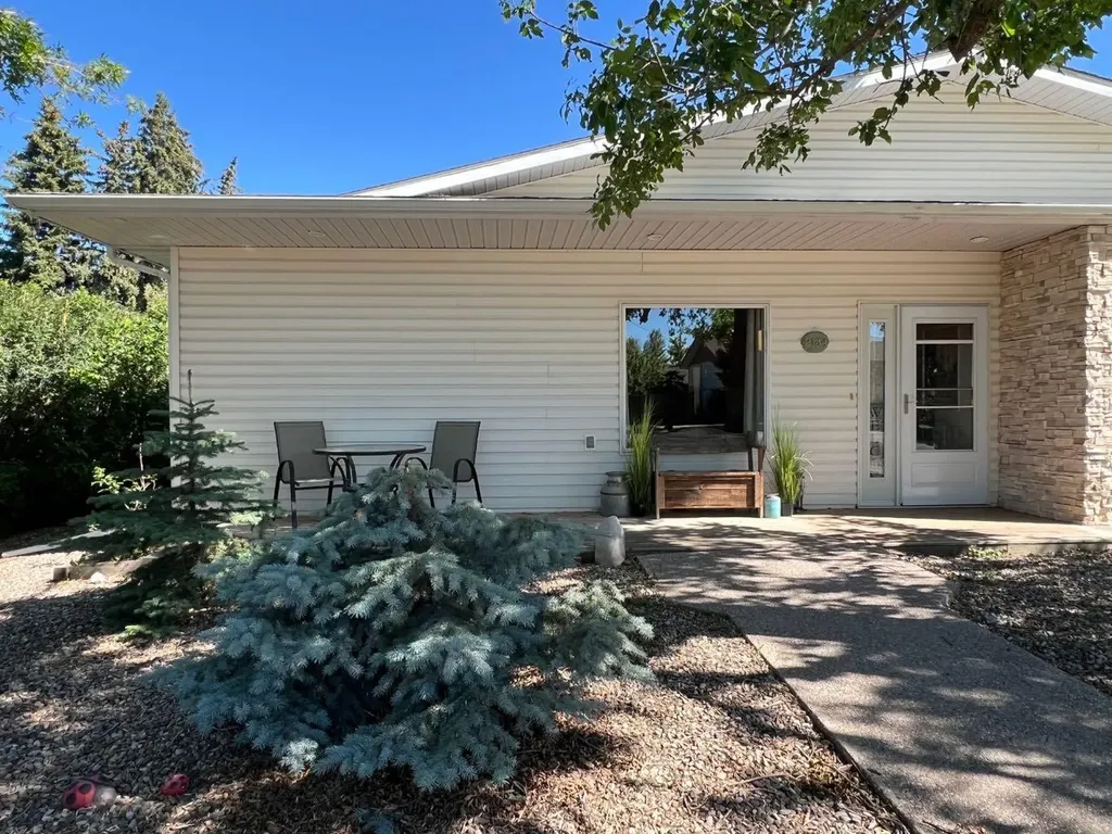 2134 21 Avenue Coaldale AB T1M1H9
