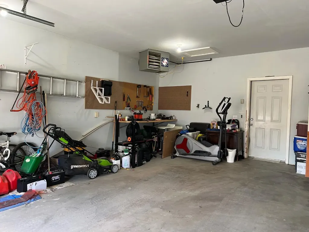 2134 21 Avenue Coaldale AB T1M1H9